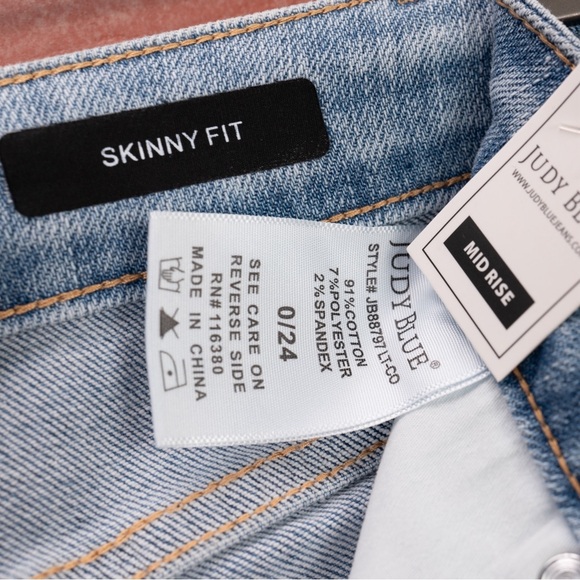 Judy Blue Skinny Jeans - Light Wash - Picture 7 of 14